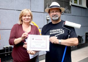 2015.07.15 KRAKOW AKCJA POGROMCOW BAZGROLOW ZAMALOWANIE SZPECACYCH GRAFFITI W KRAKOWIE NZ AKCJA POGROMCOW BAZGROLOW WALDEMAR DOMANSKI LIDER POGROMCOW BAZGROLOW  FOT LUKASZ WIESZALA / FOKUSMEDIA / NEWSPIX.PL